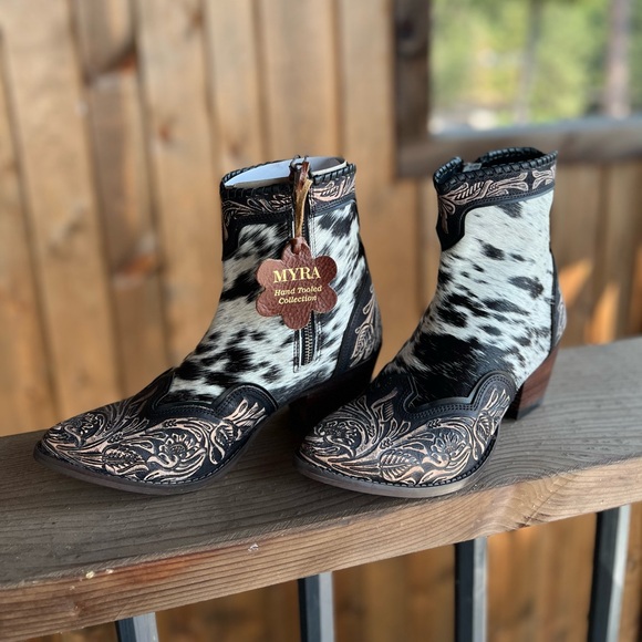 Hand Tooled Leather Cowhide Women Bootie Boot Boho Western Shoe Glennchester - Picture 5 of 15